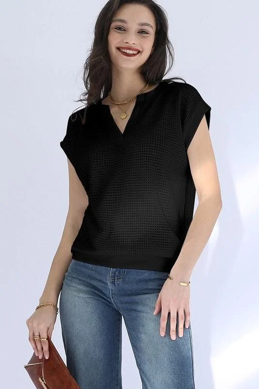 OPEN V NECK SHORT SLEEVELESS WAFFLE KNIT TOP